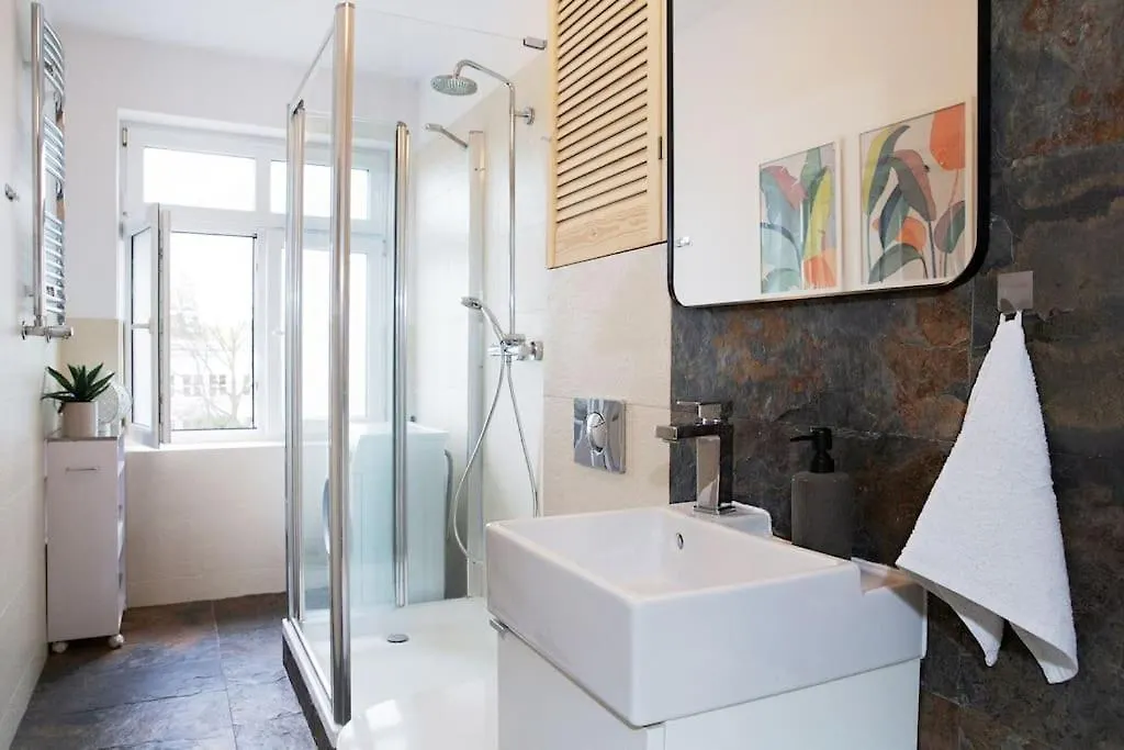 Bright Apartment By The Park & The River Wrocław