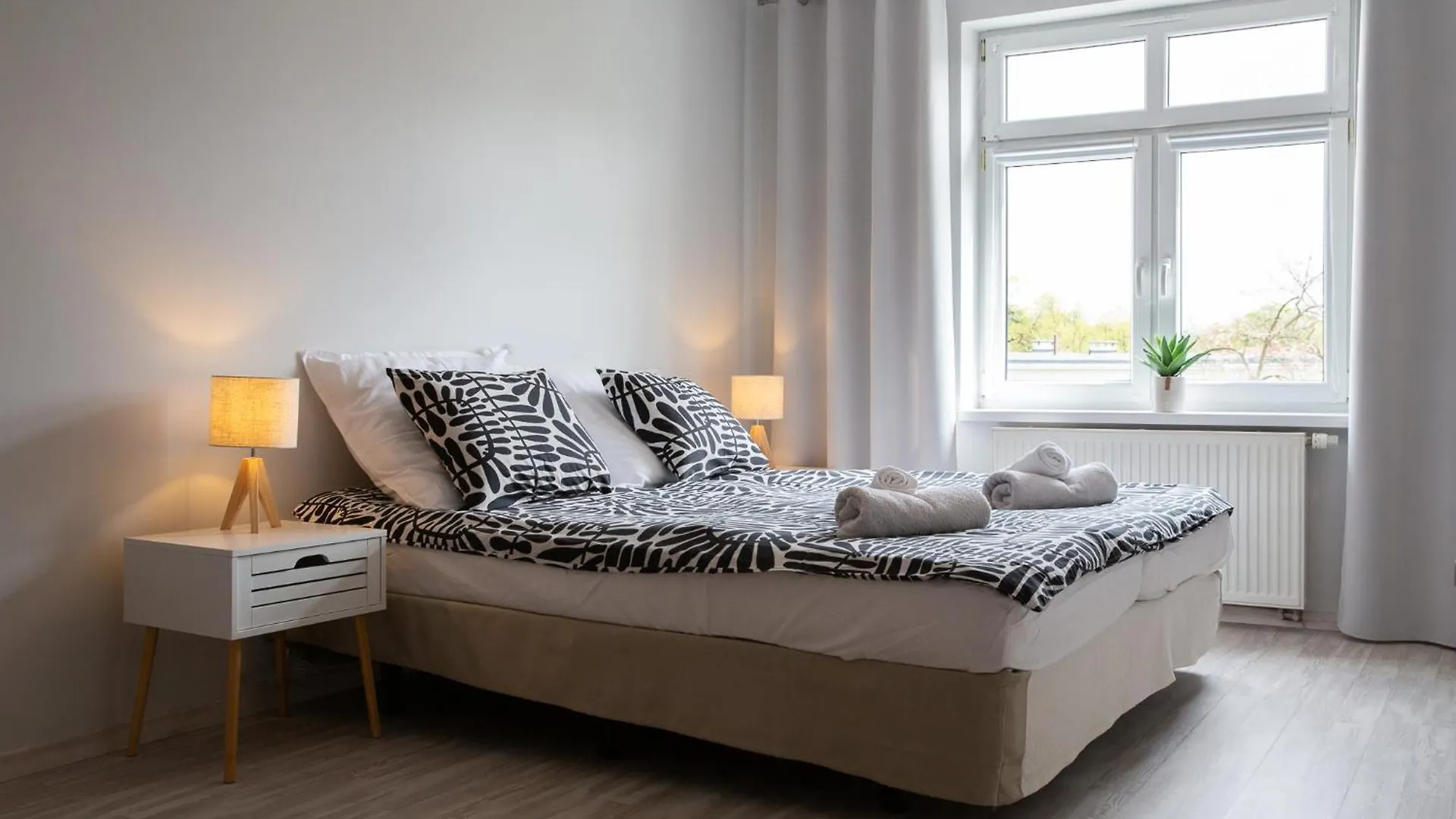 Bright Apartment By The Park & The River Wrocław