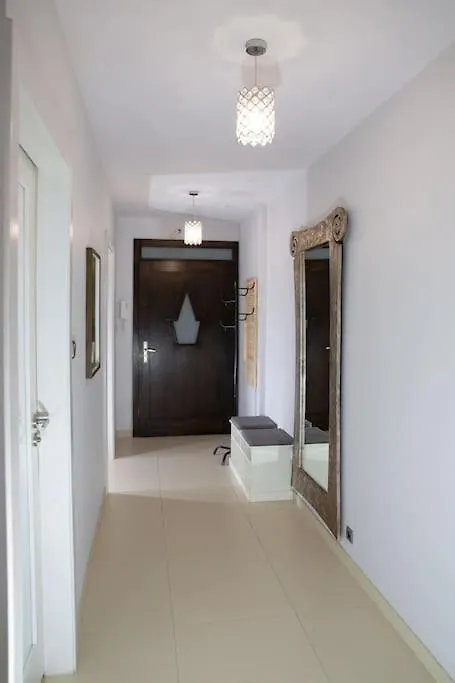 Bright Apartment By The Park & The River Wrocław