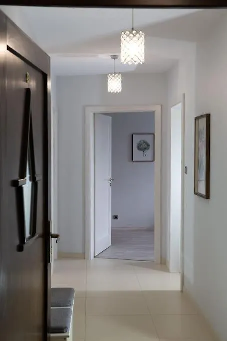 Bright Apartment By The Park & The River Wrocław