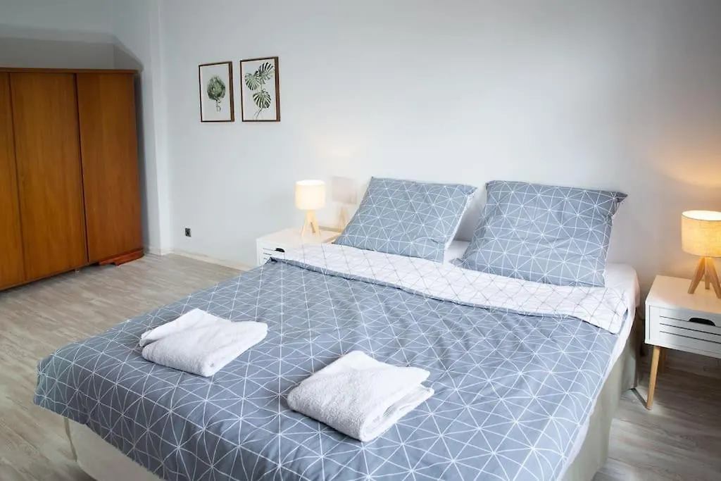 Bright Apartment By The Park & The River Wrocław