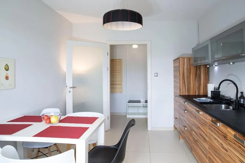 Bright Apartment By The Park & The River Wrocław