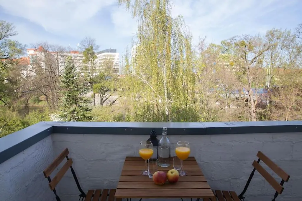 Bright Apartment By The Park & The River Wrocław