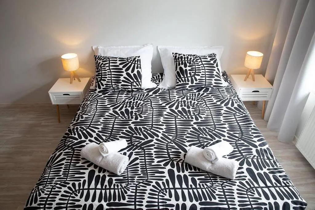 Bright Apartment By The Park & The River Wrocław