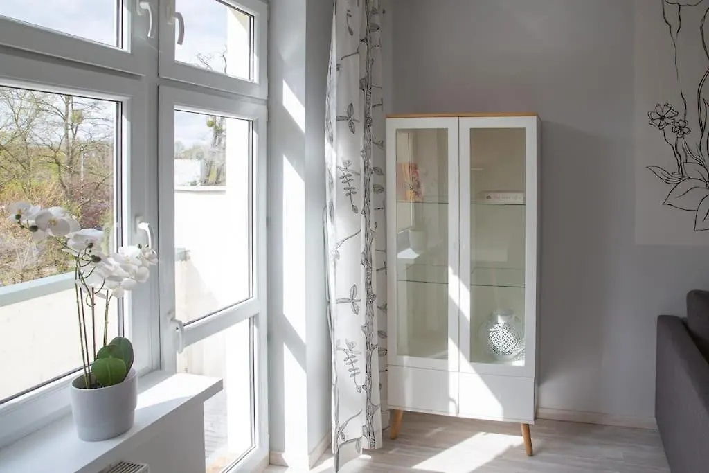Bright Apartment By The Park & The River Wrocław