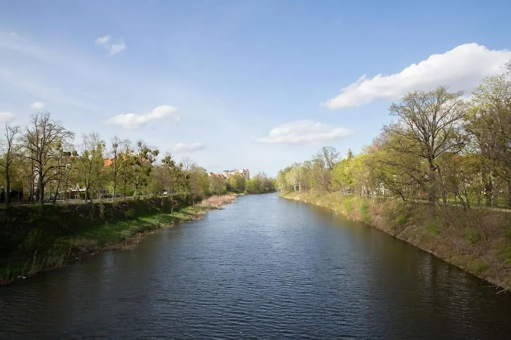 Bright Apartment By The Park & The River Wrocław