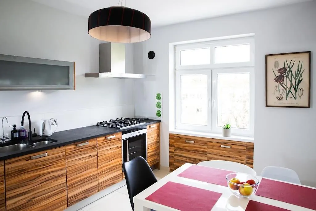Bright Apartment By The Park & The River Wrocław