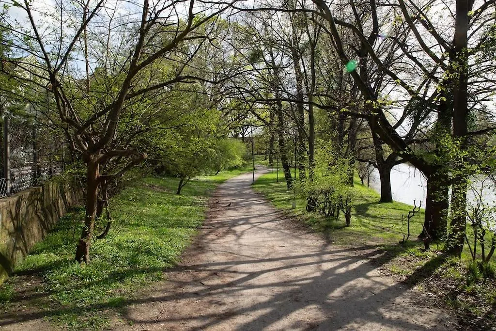 Bright Apartment By The Park & The River Wrocław